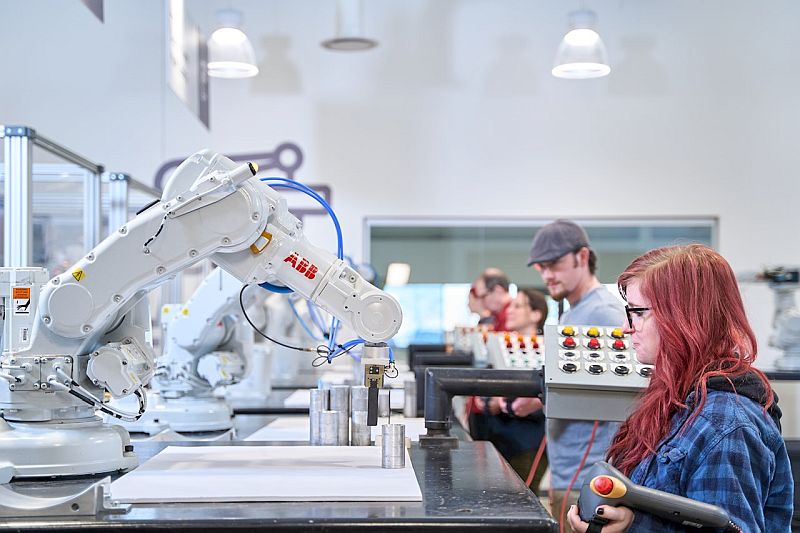 ABB, son teknolojiye sahip robotik tesisini Amerika Birleşik Devletlerinde açtı