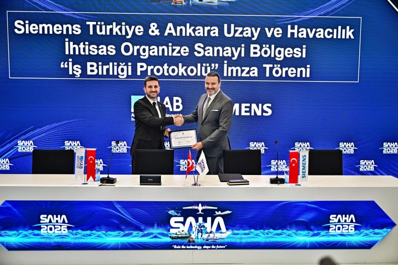 Soldan sağa; Mehmet Nihat Yapıcı, Cengiz Hamdi Bozbey
